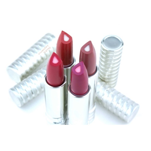 Clinique Dramatically Different Lipstick 20 Red - Picture 3 of 7